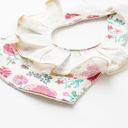 チャーミングなラッフルカラースタイ