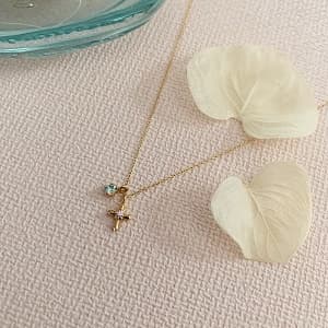 床（テーブル）に置いたネックレス-espoir-