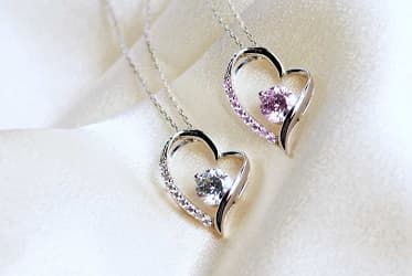 マドンナ オープンハート スワロフスキー ネックレス