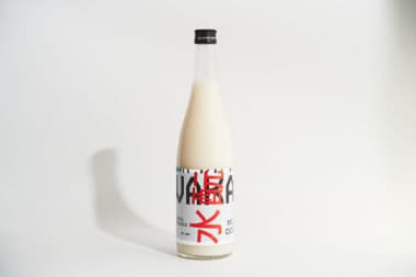 中身の入った「水酛」のボトル