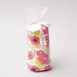 ラッピングされた女の子用ブランケット