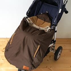 ベビーカーに取り付けた2way ベビーウォーマー bobo