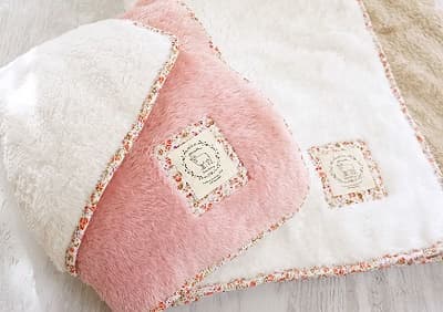 ふわふわで温かそうなシープブランケット