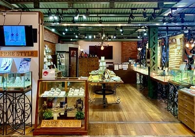 フリースタイル 横浜赤レンガ倉庫本店