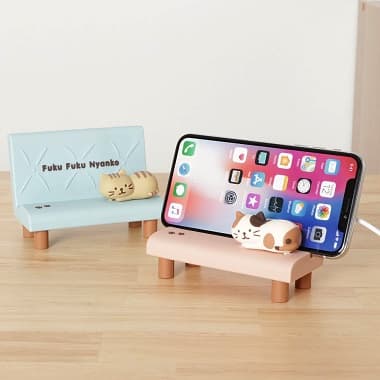 ふくふくにゃんこのソファ型 スマホワイヤレス充電器