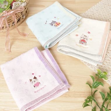 3種類のFukuFukuNyanko ハンドタオル（ドット）