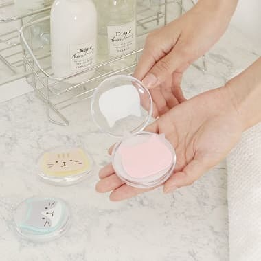 FukuFukuNyanko ペーパーソープ(紙石鹸) キャップを開けた所