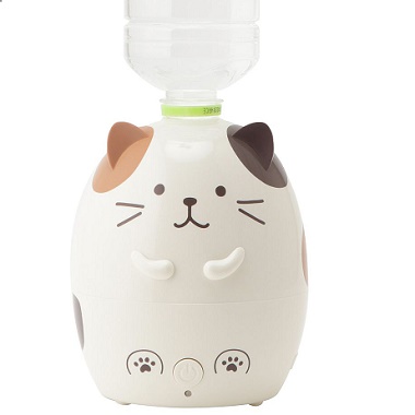 ペットボトルを逆さにして頭にさしたFukuFukuNyanko ペットボトル加湿器ミケデザイン