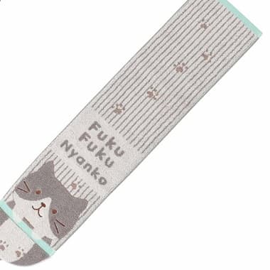 まっすぐに広げたグレーのハッチデザイン FukuFukuNyanko スリムロングタオル