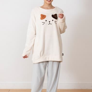 FukuFukuNyanko ウェア ミケ×ホワイトを着たイメージ