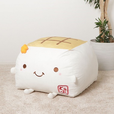 リビングに置かれた 白色のはんなり豆腐Bigクッション