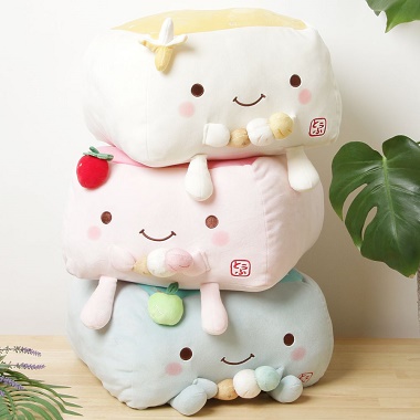 3つに重ねられた はんなり豆腐ジェラートクッション Lサイズ