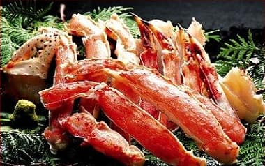 ずっしりと美味しそうなタラバガニの足10本
