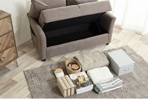 2人掛けソファー、収納部から取り出した中身