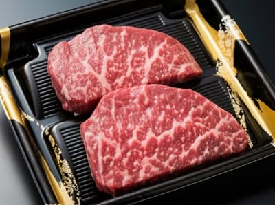 赤身が綺麗な鹿児島産黒毛和牛モモステーキ肉 120ｇ２枚
