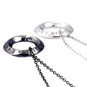 TOP部に刻印の入った ペアネックレス ローラシア