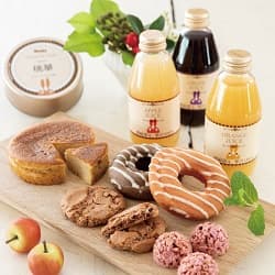 ジュースアンドスイーツセットの中身