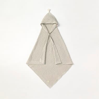 広げたオーガニックフード付きタオル