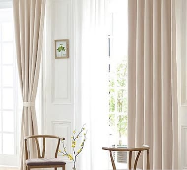 アイボリーカラーのお洒落なドレープカーテン