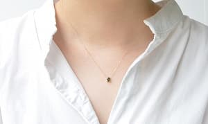 グリーントルマリンネックレス 首に掛けたイメージ図