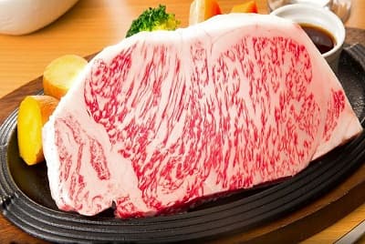 凄絶な霜降りの但馬牛サーロインステーキの肉 180g